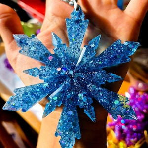 Handmade Resin Christmas Ornament Set (6 pcs) - Customizable Holiday Decorations – Snowflake Resin Ornaments – Unique Christmas Tree Décor